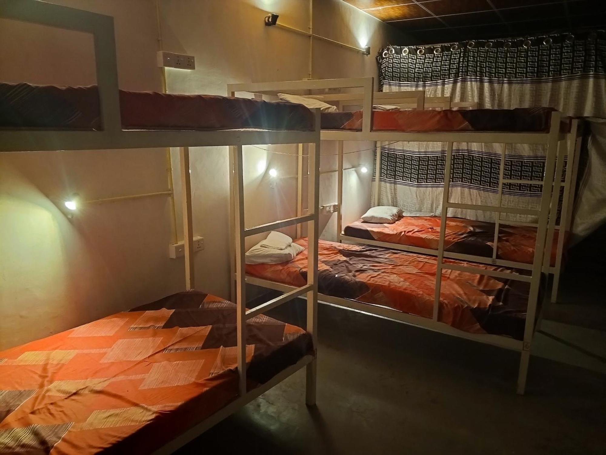 Surfing Lion Hostel ארוגם מראה חיצוני תמונה